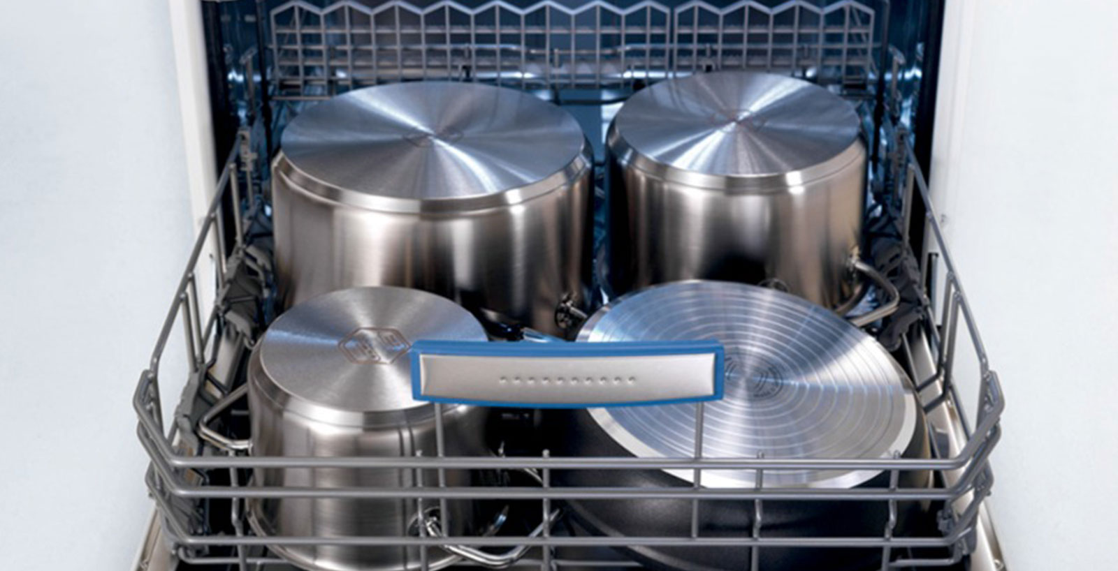 як правильно складати посуд в посудомийку