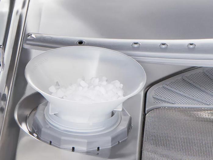 куди засипати сіль в посудомийну машину бош